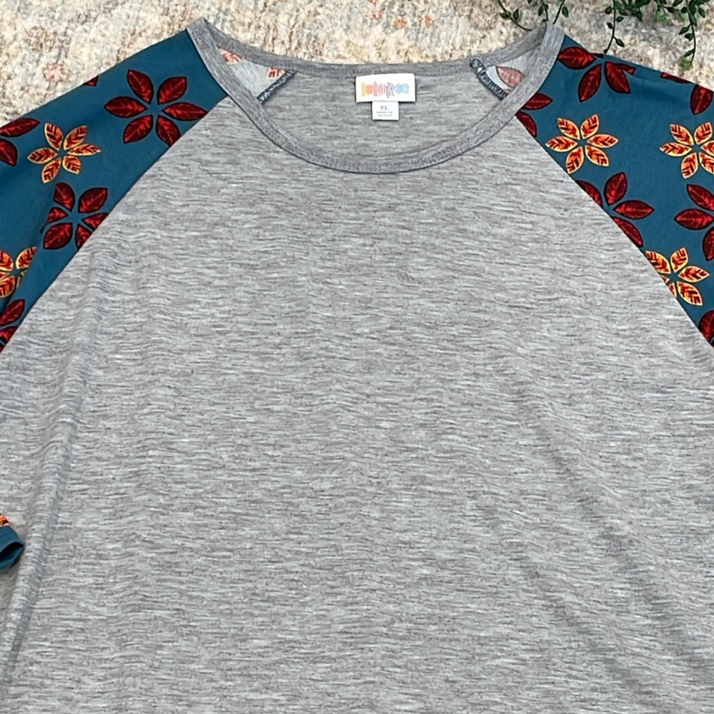 LuLaRoe Randy tee - Picture 2 of 7